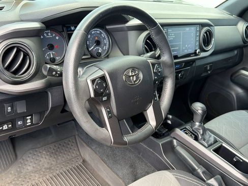 Certified 2022 Toyota Tacoma TRD Off-Road w/ Technology Package RWD image 4