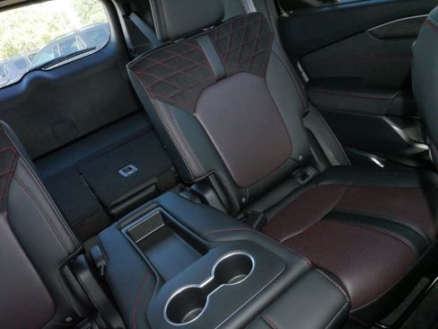 Used 2026 Honda Pilot Black Edition image 14