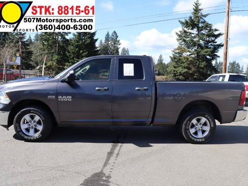 Used 2017 RAM 1500 ST w/ SXT Appearance Group AWD/4WD image 3