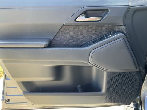 Used 2025 Lexus GX 550 w/ Accessory Package (2T) AWD/4WD image 14