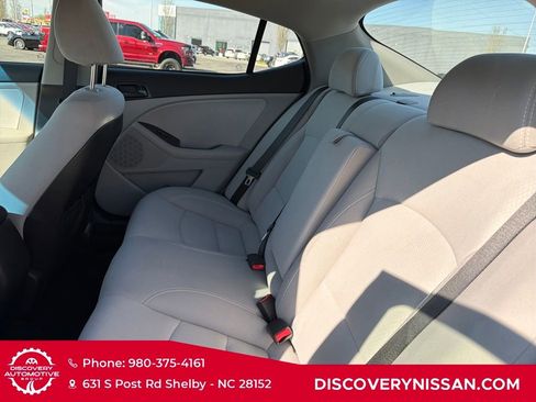 Used 2015 Kia Optima LX FWD image 28