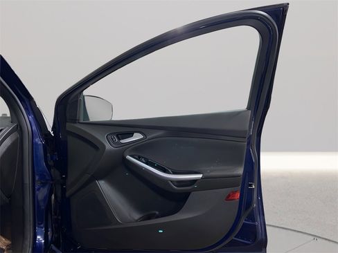 Used 2016 Ford Focus ST image 11