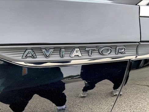 Used 2025 Lincoln Aviator Reserve w/ Equipment Group 201A AWD/4WD image 32
