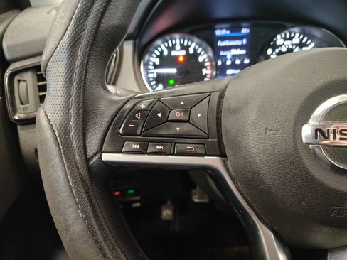 Used 2020 Nissan Rogue Sport S image 10