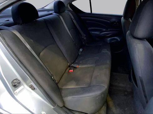 Used 2012 Nissan Versa SV FWD image 18