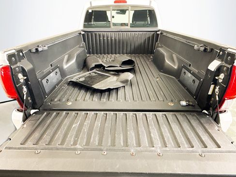 Used 2018 Toyota Tacoma SR w/ SR Convenience Package image 32