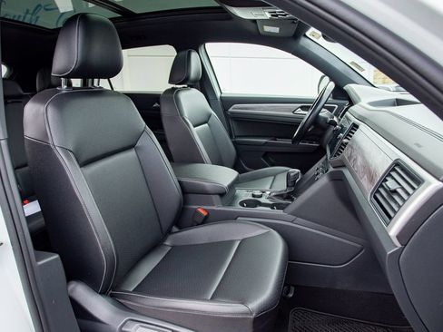 Used 2020 Volkswagen Atlas Cross Sport SE w/ Panoramic Sunroof Package AWD/4WD image 22