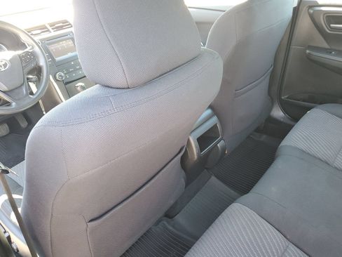 Used 2016 Toyota Camry LE FWD image 14