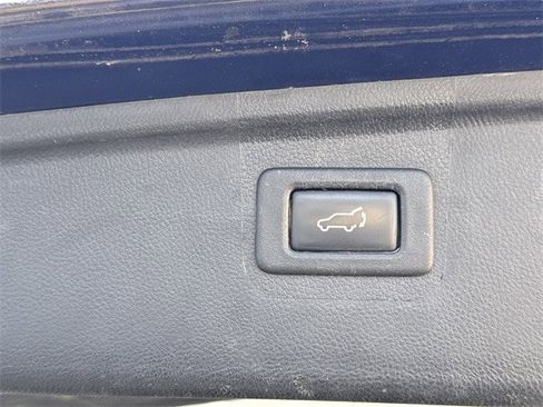 Used 2017 Subaru Outback 2.5i Limited image 34