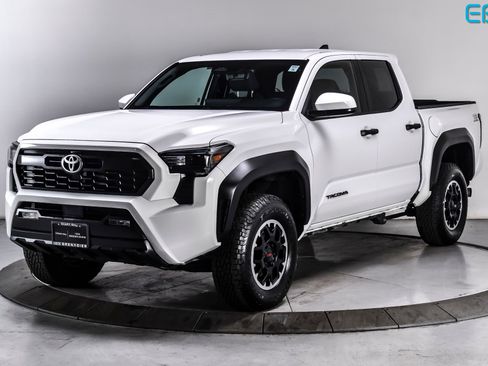 Used 2024 Toyota Tacoma TRD Off-Road AWD/4WD image 2