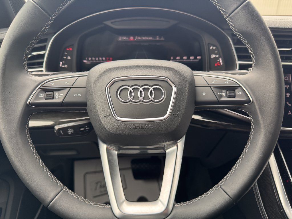 Used 2025 Audi Q7 3.0T Premium Plus AWD/4WD image 28