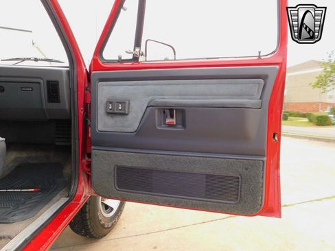 Used 1991 Dodge D/W Truck 250 image 19