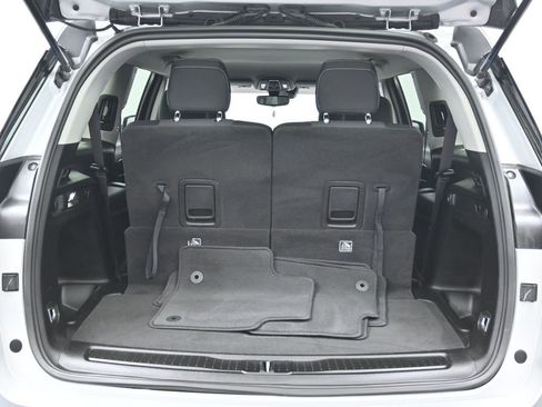 Used 2023 Jeep Grand Cherokee L Laredo image 15