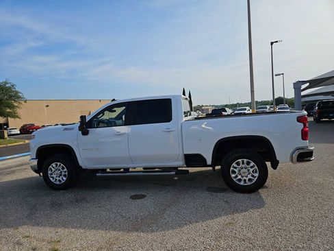 Used 2025 Chevrolet Silverado 2500 LT AWD/4WD image 5