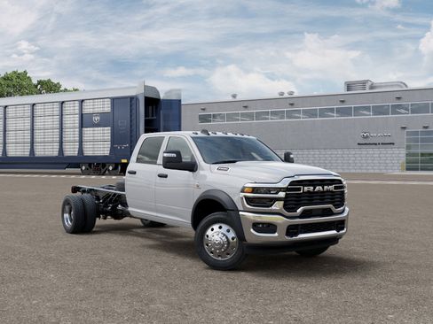 New 2026 RAM 5500 Tradesman AWD/4WD image 3