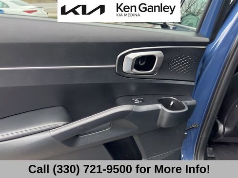 Certified 2025 Kia Sorento S w/ Panoramic Sunroof Package image 49