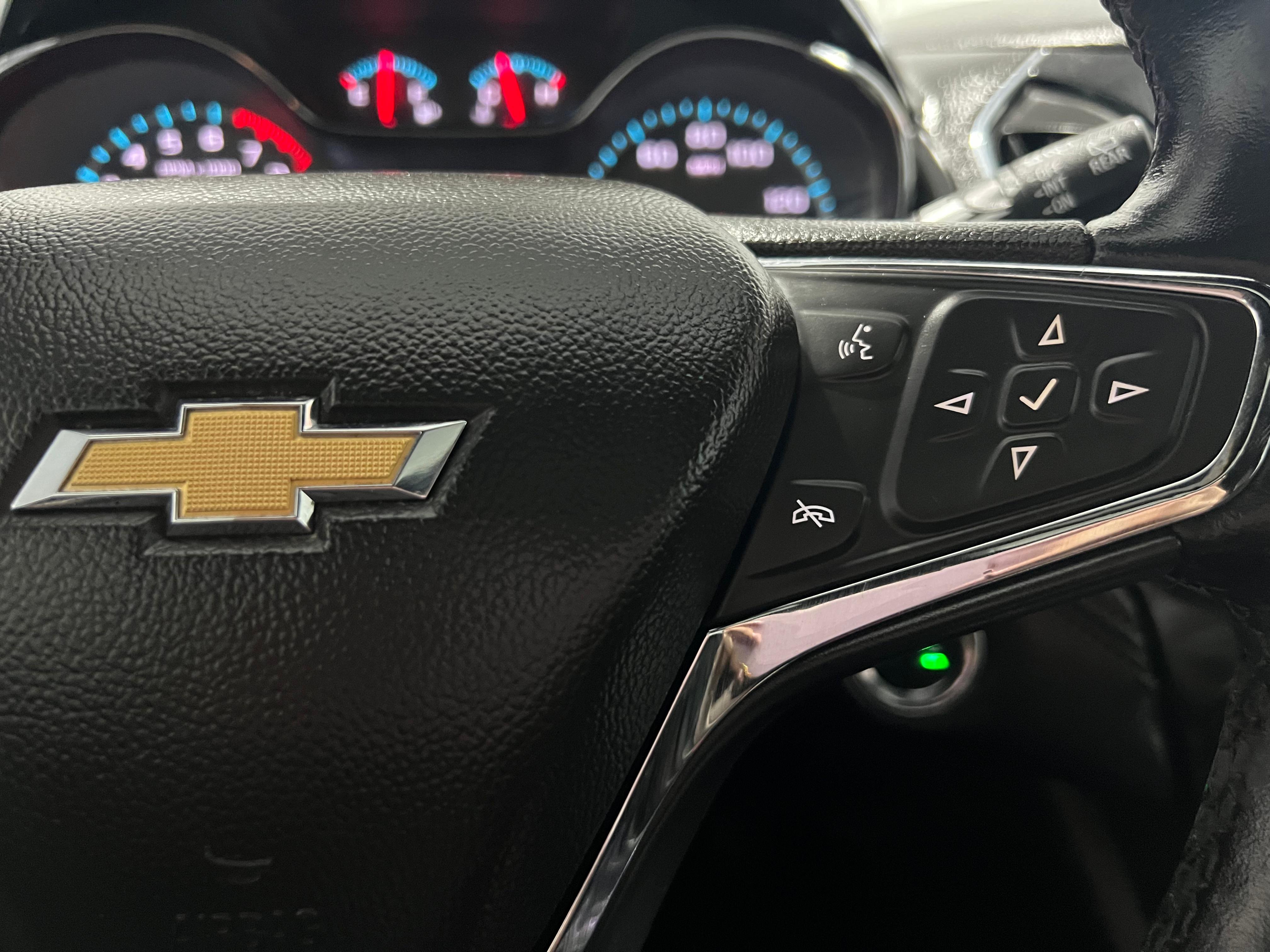 Used 2018 Chevrolet Cruze Premier FWD image 17