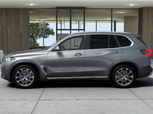 New 2026 BMW X5 xDrive40i w/ Executive Package AWD/4WD image 4