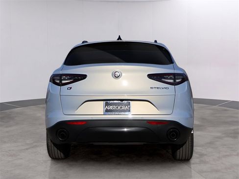 New 2025 Alfa Romeo Stelvio Sprint image 6