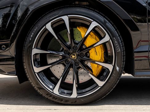 Used 2024 Lamborghini Urus S AWD/4WD image 13