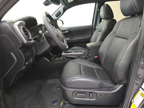 Certified 2023 Toyota Tacoma TRD Off-Road w/ TRD Premium Off Road Package AWD/4WD image 21