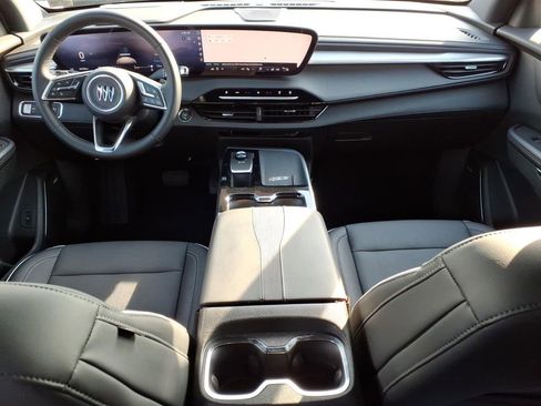 Used 2025 Buick Enclave Preferred image 7