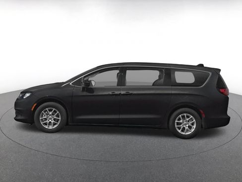 Used 2024 Chrysler Voyager LX FWD image 3