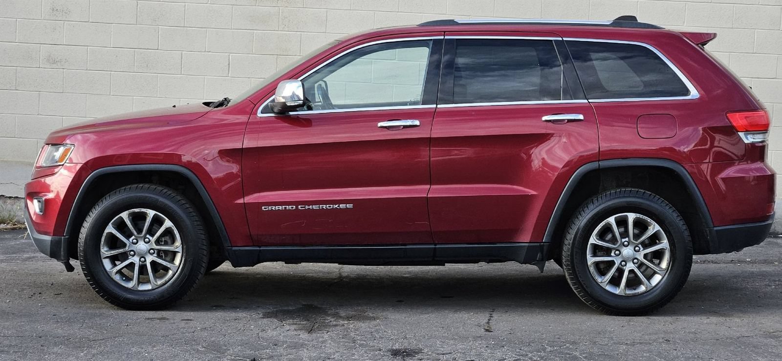 Used 2014 Jeep Grand Cherokee Limited AWD/4WD image 2