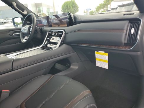 New 2025 Nissan Armada SL w/ Captain's Chari Seat Package image 11