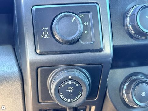 Used 2019 Ford F150 XLT w/ Equipment Group 302A Luxury AWD/4WD image 12