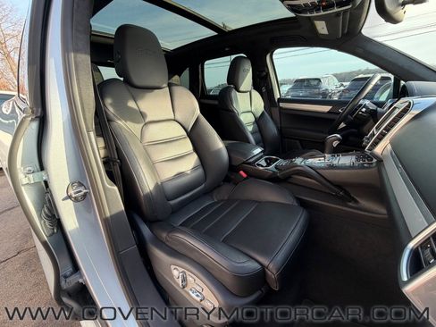 Used 2016 Porsche Cayenne GTS image 40