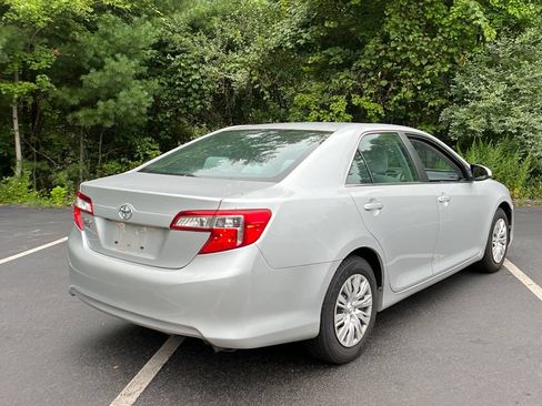 Used 2014 Toyota Camry FWD image 6