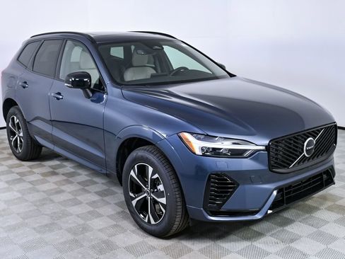 New 2026 Volvo XC60 T8 Core w/ Climate Package PRO image 24