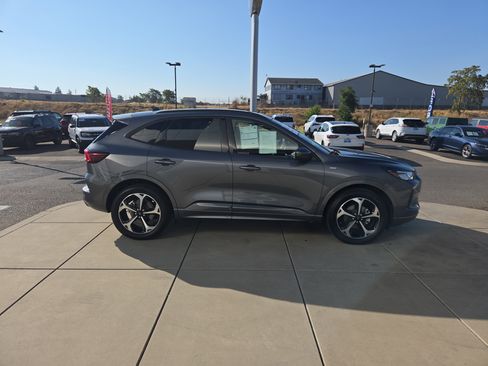 Used 2023 Ford Escape ST-Line Select w/ Tech Pack #2 image 6