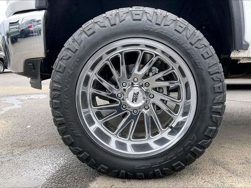 Used 2022 Chevrolet Silverado 2500 LTZ w/ LTZ Plus Package image 2