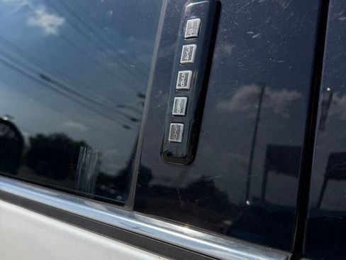 Used 2019 Ford F150 Platinum w/ Equipment Group 701A Luxury AWD/4WD image 10