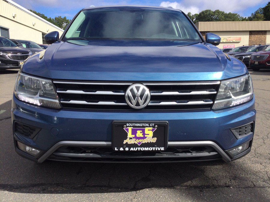 Used 2018 Volkswagen Tiguan SEL AWD/4WD image 4