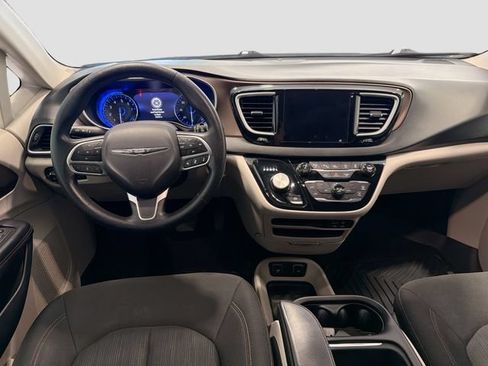 Used 2019 Chrysler Pacifica Touring Plus w/ Advanced Safetytec Group FWD image 20