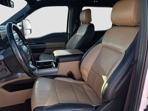 Used 2023 Ford F250 Lariat w/ Chrome Package image 24