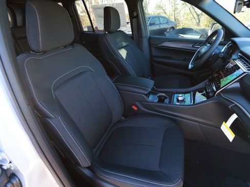 New 2025 Jeep Grand Cherokee Laredo X image 29