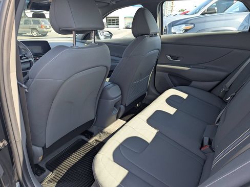 Used 2025 Hyundai Elantra SEL FWD image 30