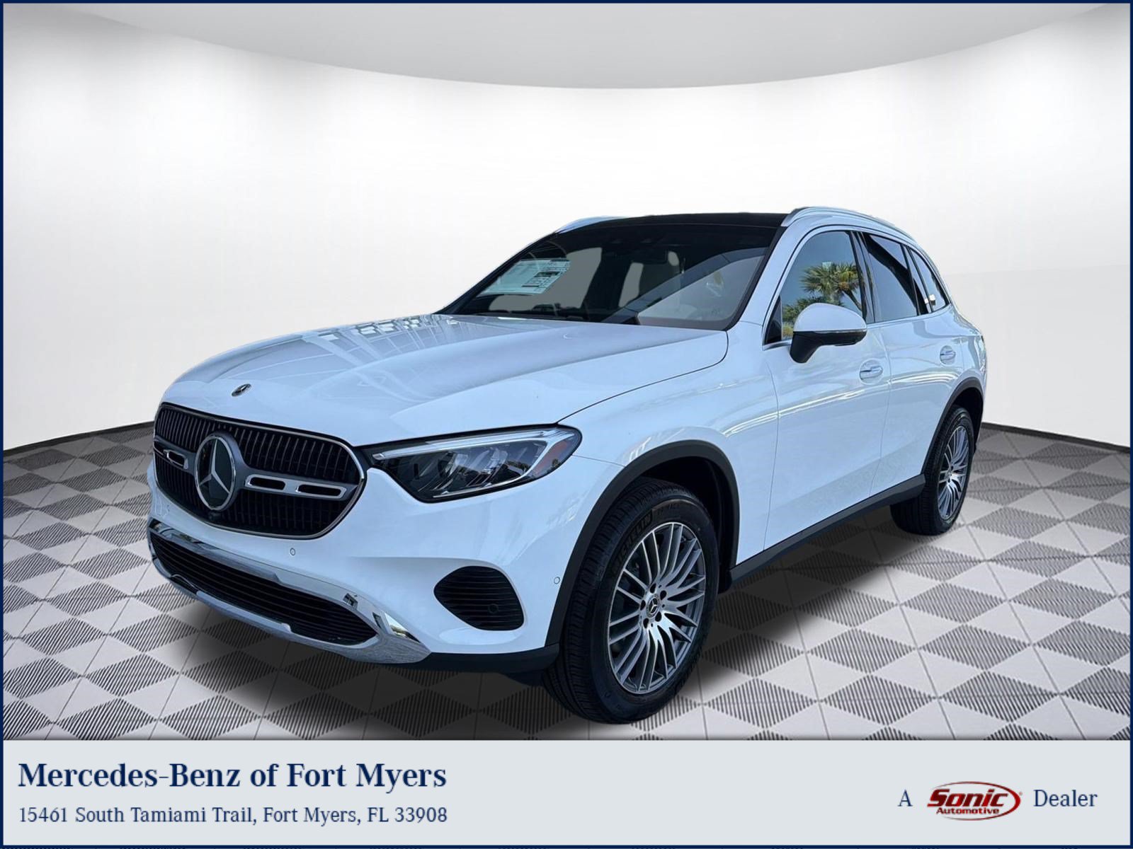 Used 2026 Mercedes-Benz GLC 300 image 1