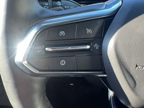 Used 2025 Chevrolet Suburban Premier image 47