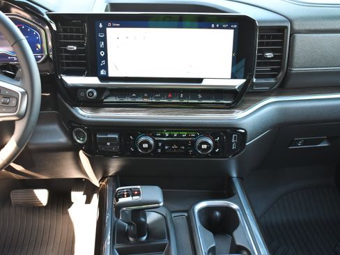 Used 2025 Chevrolet Silverado 1500 RST AWD/4WD image 18
