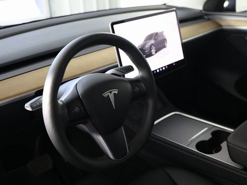 Used 2023 Tesla Model Y Long Range image 17