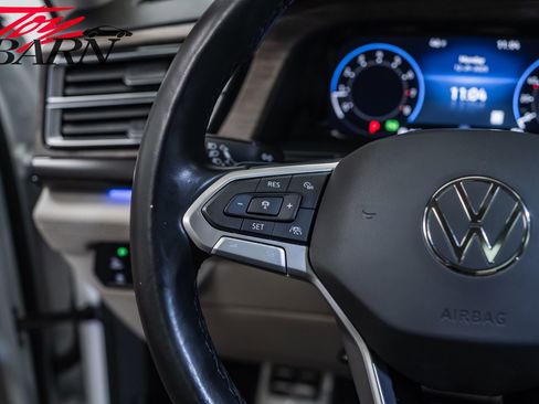 Used 2024 Volkswagen Atlas SEL Premium R-Line image 32