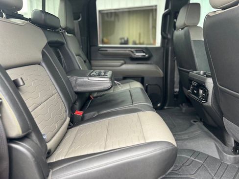 Used 2024 Chevrolet Silverado 2500 ZR2 w/ Technology Package image 15