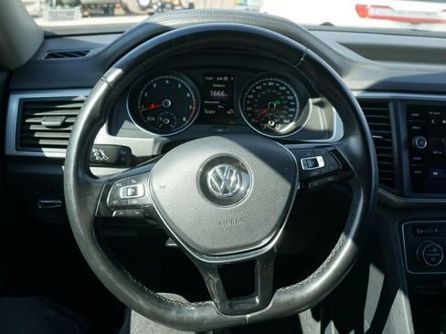 Used 2019 Volkswagen Atlas SE w/ Towing Package image 5