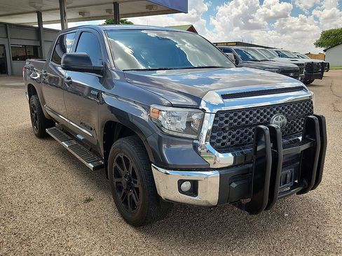 Used 2020 Toyota Tundra SR5 w/ SR5 Upgrade Package AWD/4WD image 4