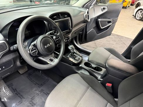 Used 2023 Kia Soul LX w/ Option Group 015 FWD image 28